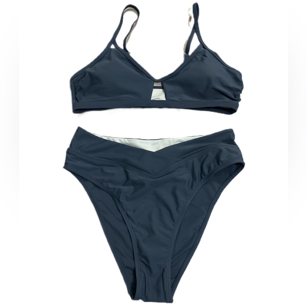 NWT/CUPSHE Two Piece Swimsuit/ Size: L - Picture 2 of 11